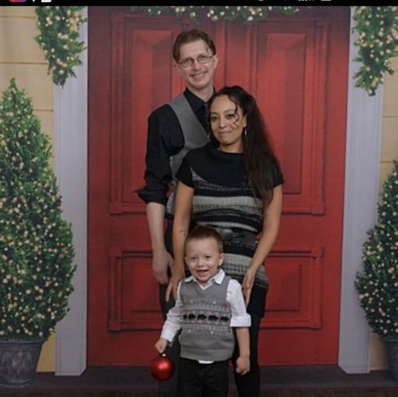 Meet your Posher, Jennifer - Picture 2 of 2